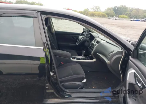 2013 Nissan Altima 2.5 S z USA, uszkodzony, nr VIN 1N4AL3AP9DC123959